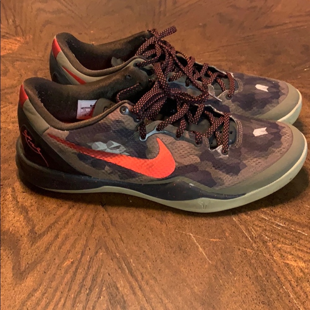 Kobe “python” 8’s